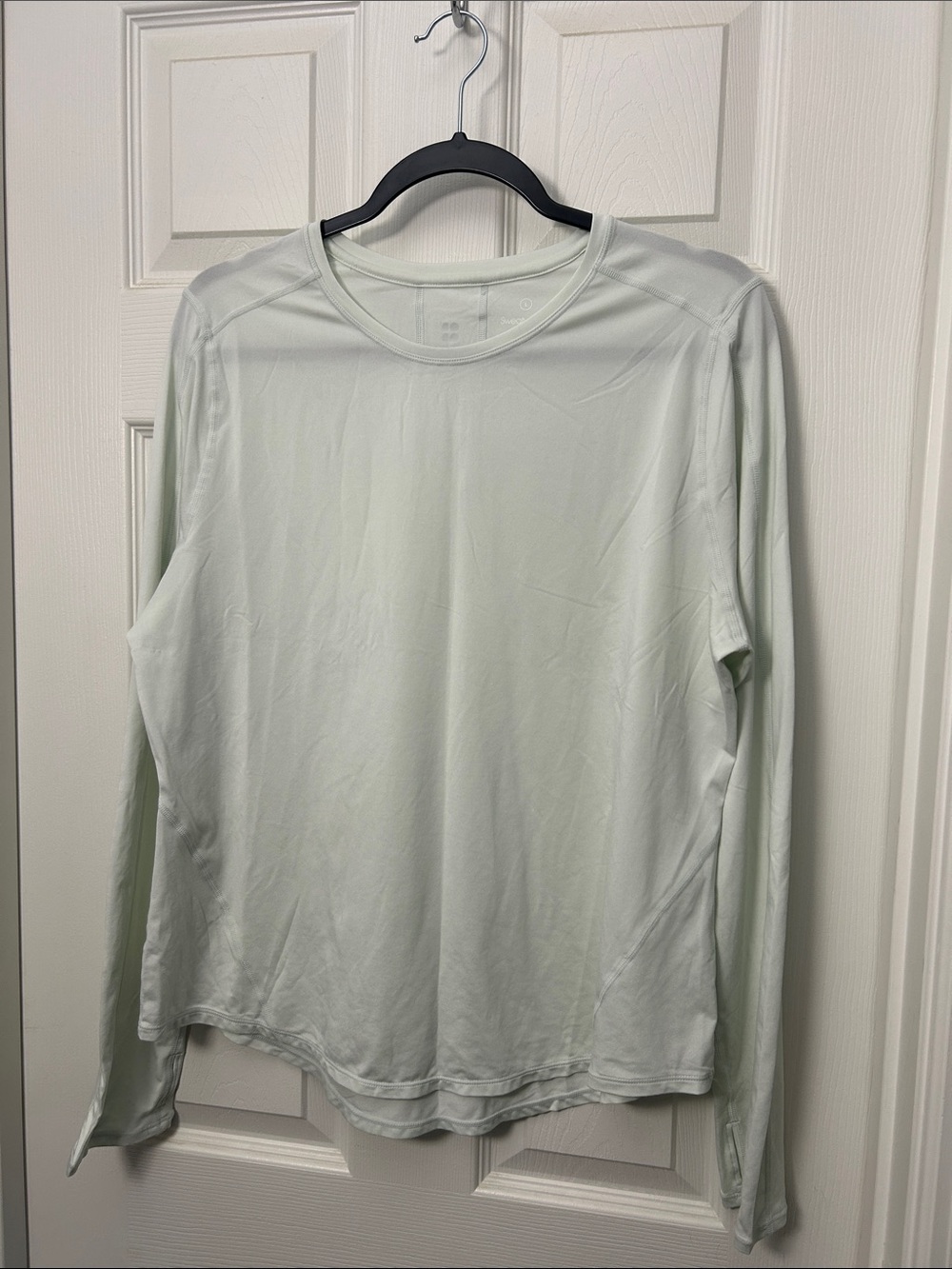Sweaty Betty Women’s Long-Sleeve Performance Tee — Mint Green with thumb holes